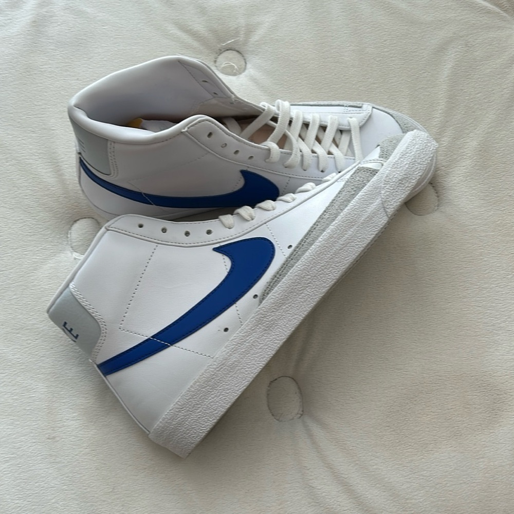 BRAND NEW NEVER WORN Nike Blazers royal blue size 9.5 Men’s